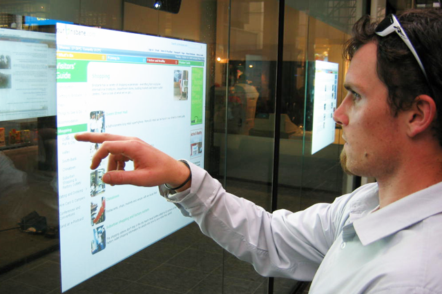 S’ADAPTE RAPIDEMENT AUX DEMANDES DU MARCHÉ